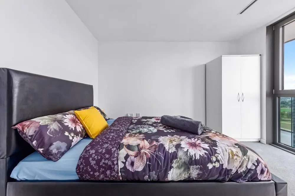 Penthouse 2-bed Apartment in The Heart Of E15