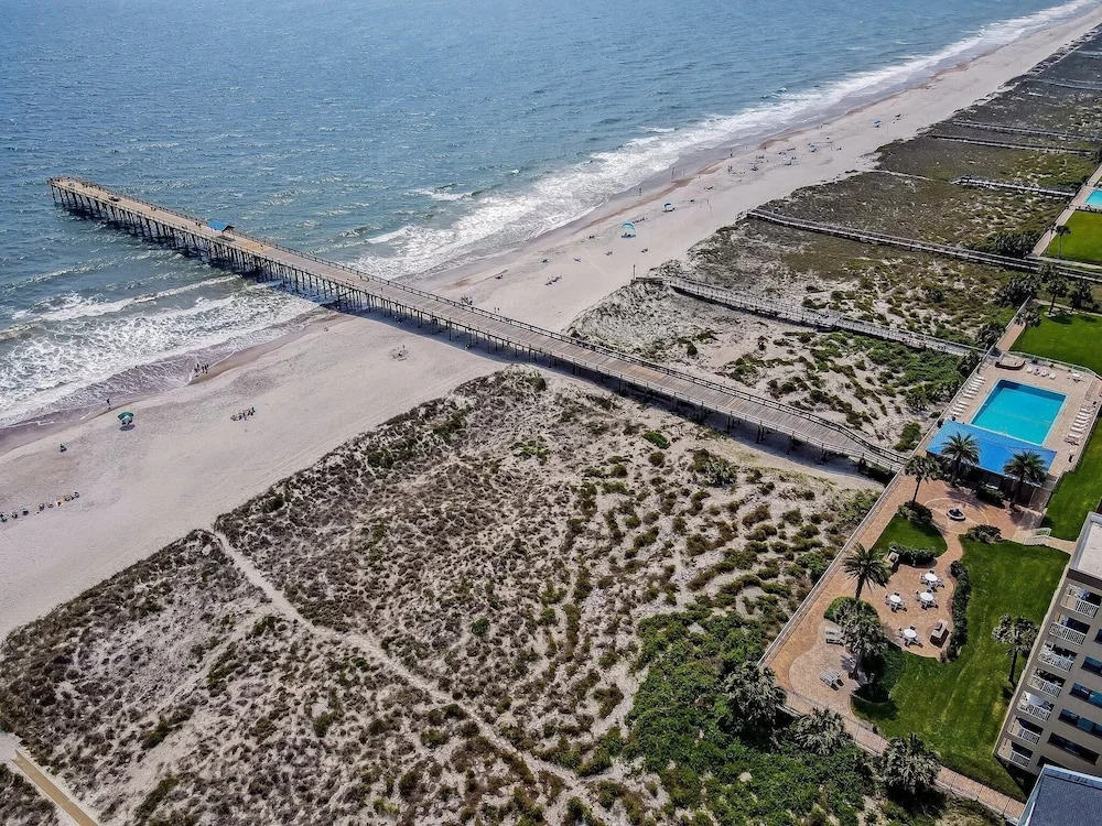 Fully Remodeled Condo with Atlantic Ocean View and Access to Private Fishing Pier by RedAwning