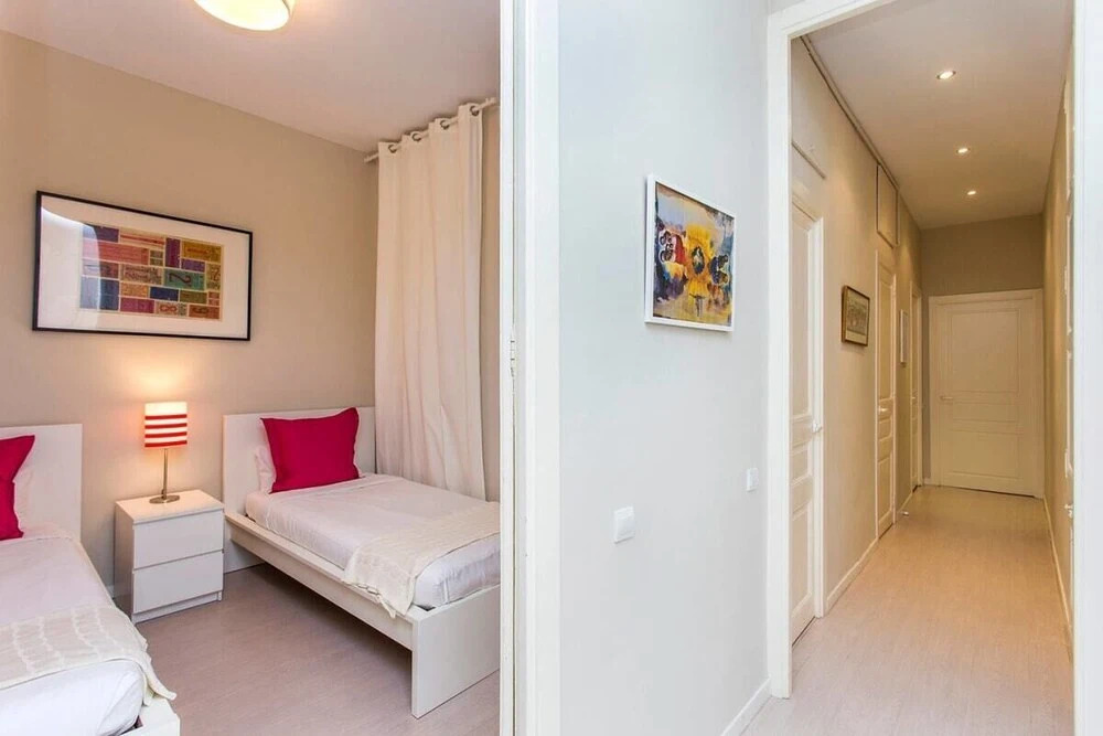 Trendy 3 Bedroom Flat in Central Area