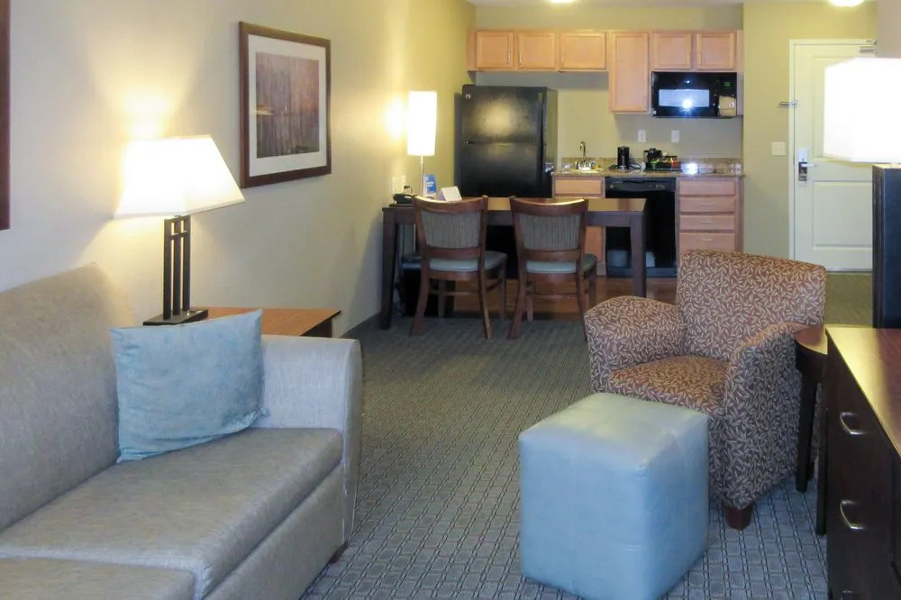 Grandstay Hotel And Suites Chisago