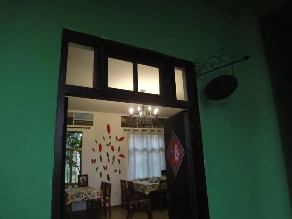 Yuanyang Flower and Horse Inn