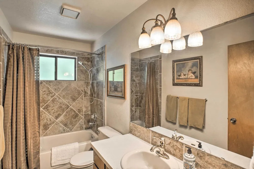 Sunny Home w/ Patio < 10 Mi to Lake Coeur D'alene