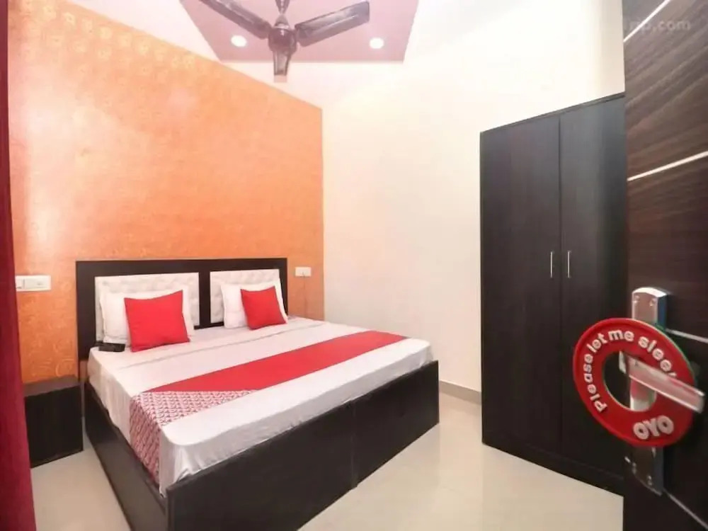 Hotel Omni By OYO Rooms
