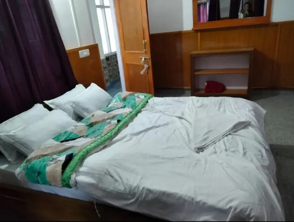 Hotel Tawang Holiday