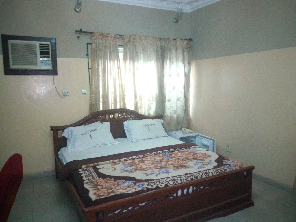 Sylvia's Place Hotel