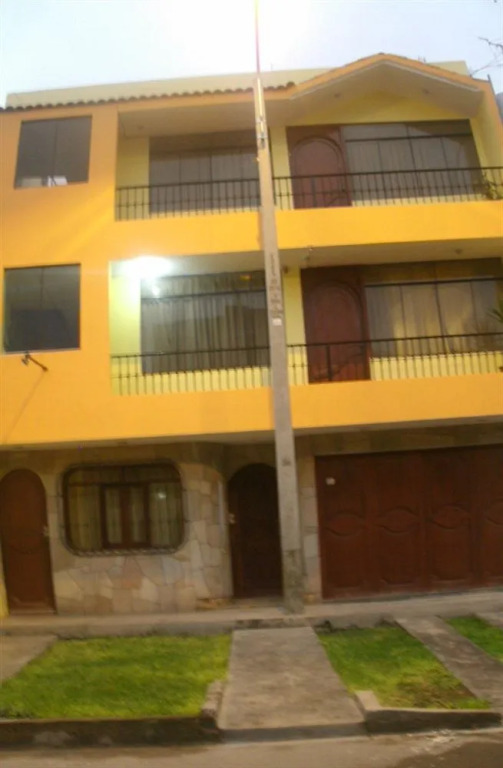 Angelicas House 2BR Near Airport Terrace WiFi