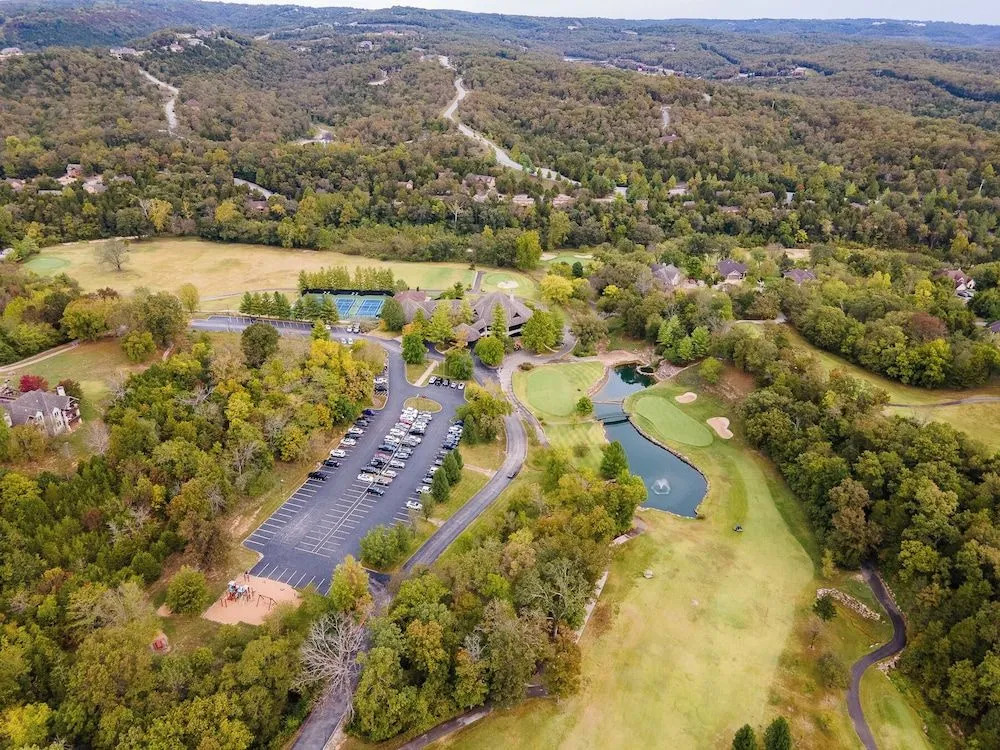 T Time Getaway - Overlooking Golf Views!