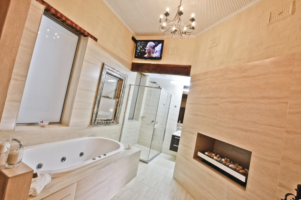 Indulge Apartments - Eighth