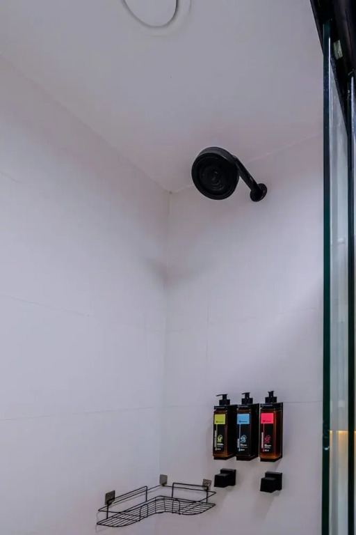 Studio Completo c Wi-fi e Varanda no Centro