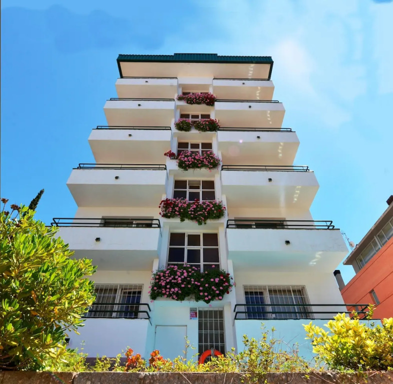 Elegant Villa with Private Pool in Jerte