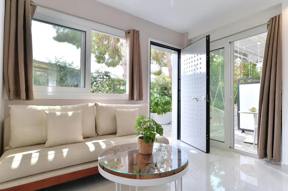 Alekos Suites