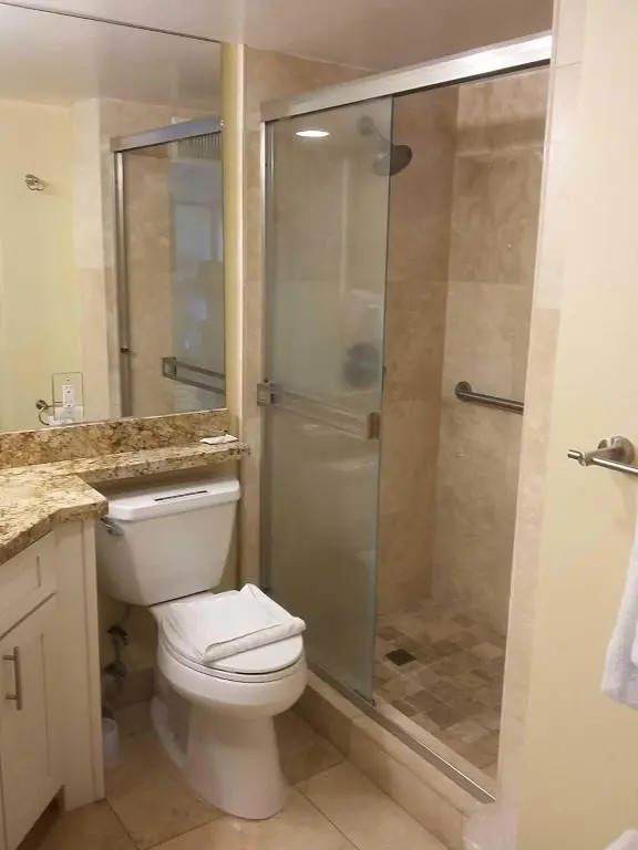 Ilikai 1130 - Studio Condo