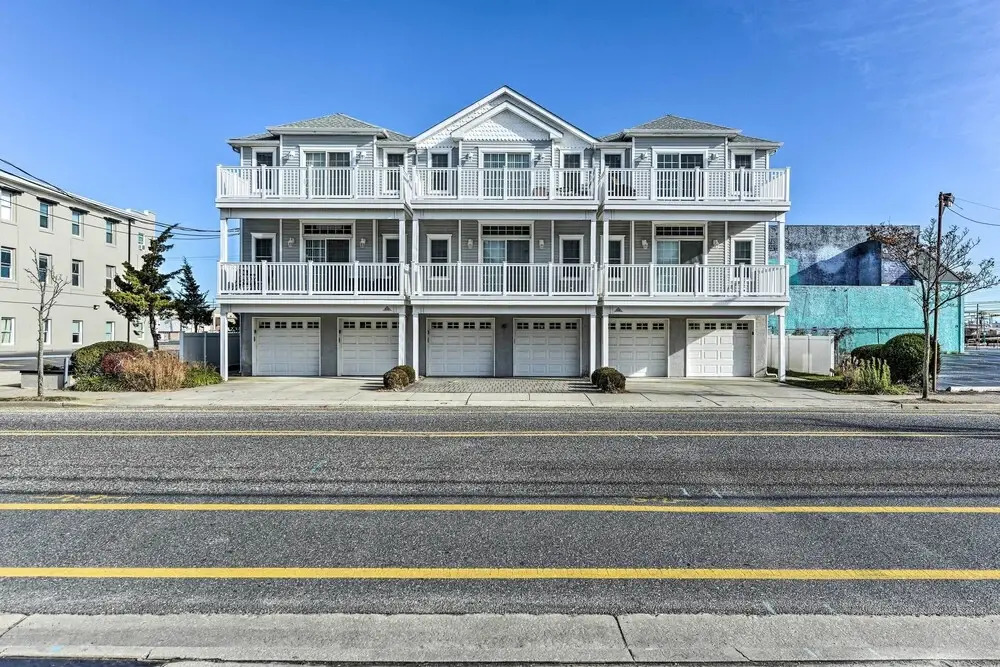 Wildwood Condo: Walk to Beach + Water Parks!
