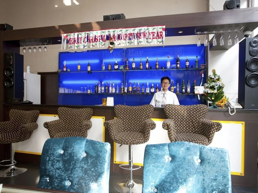 Boss Suites Nana Hotel