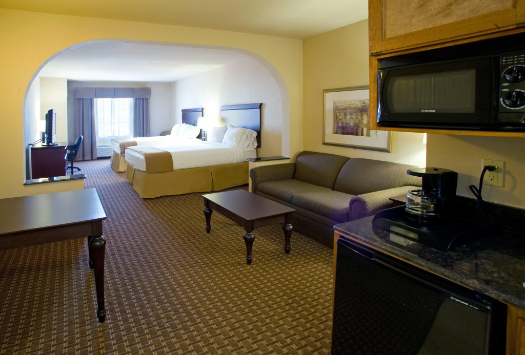 Holiday Inn Express Hotel and Suites Kingsville by IHG