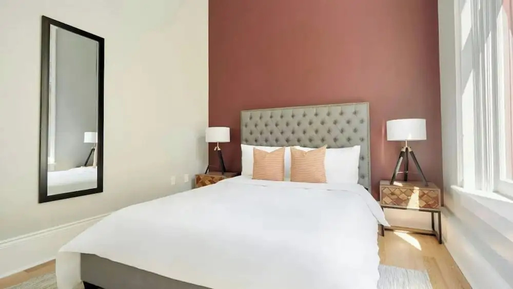 Sleeps 16 4 Units, Steps to the French Quarter The Harlequin by Avantstay