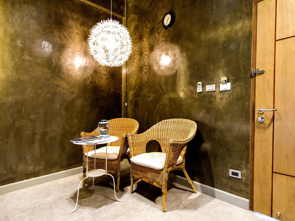 Kroque Boutique & Bistro