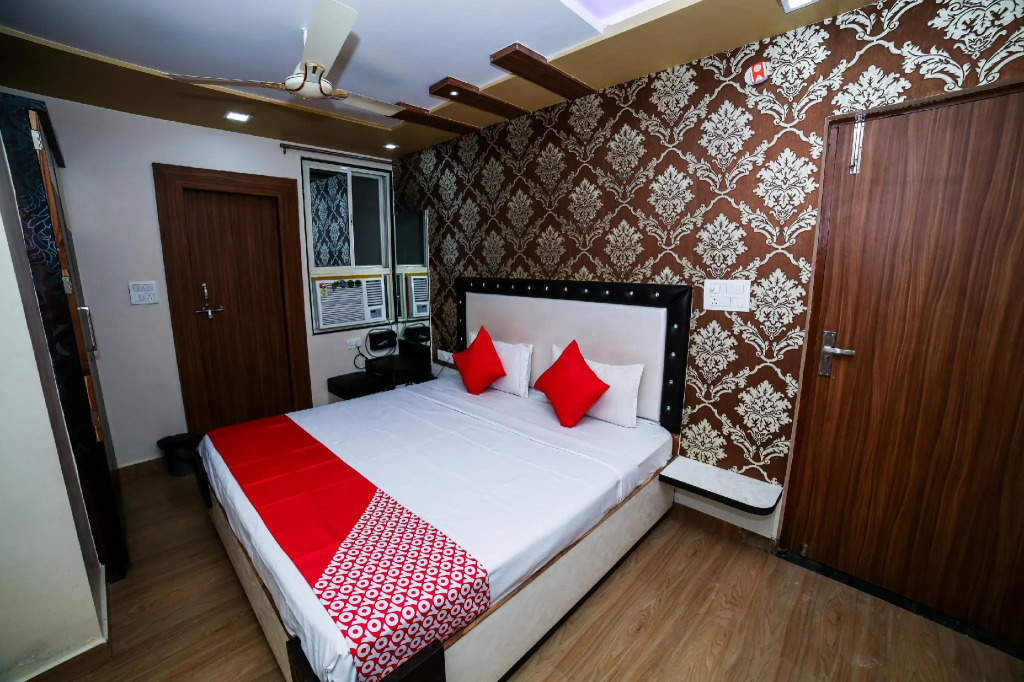 OYO 18651 Hotel Sharda