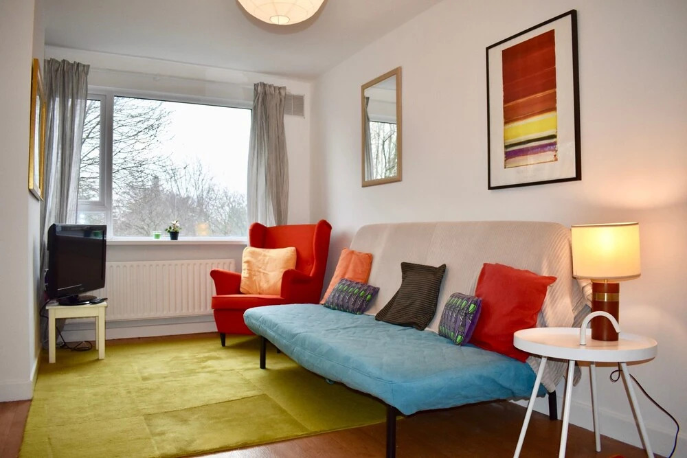 2 Bedroom Apartment 1 Bathroom