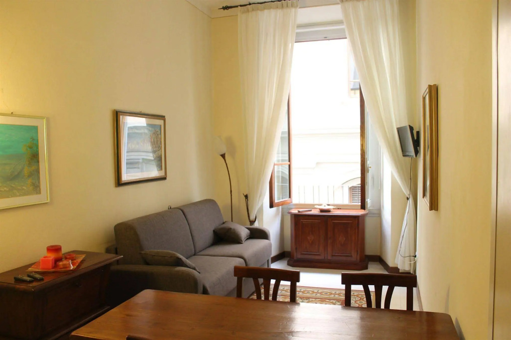 THREE APARTMENTS Via Roma