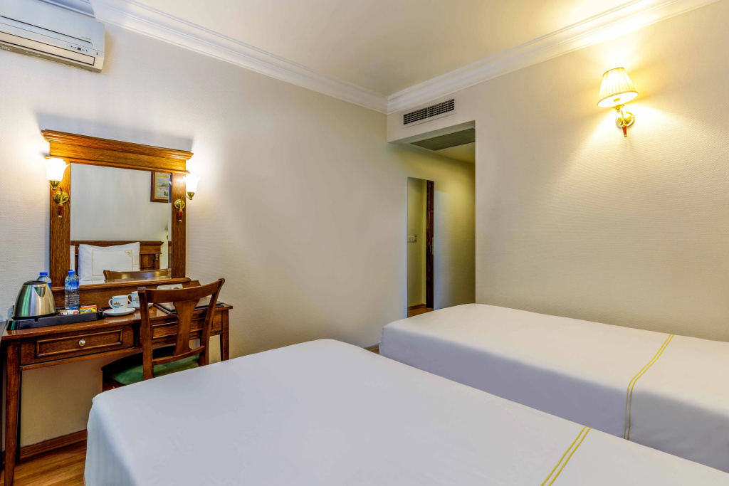 Golden Crown Hotel