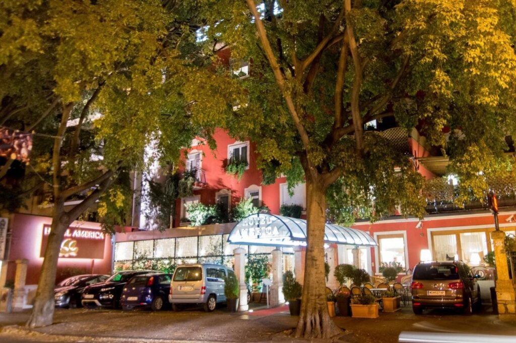 Hotel America