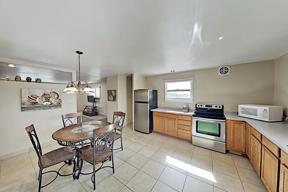 Peaceful Mountain-view On 3 Acres 2 Bedroom Home