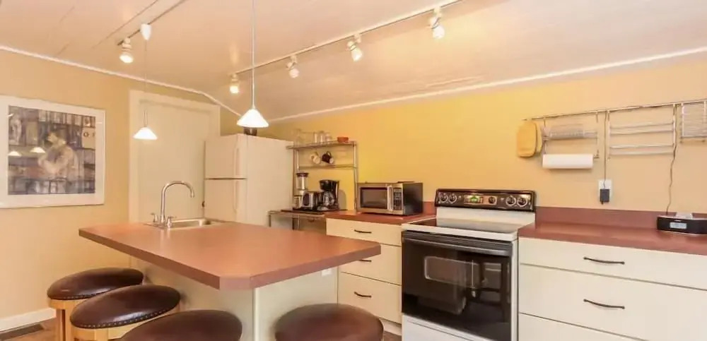 Hummingbird - One Bedroom Apartment, Sleeps 2
