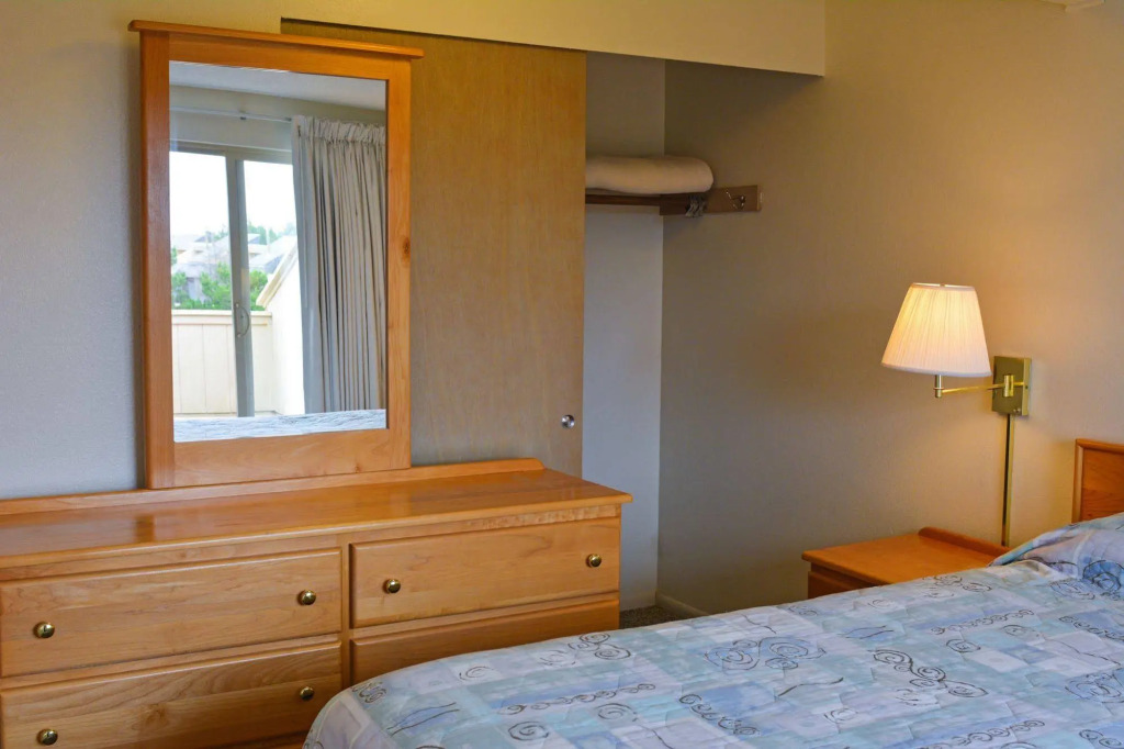 Surfcrest Resort