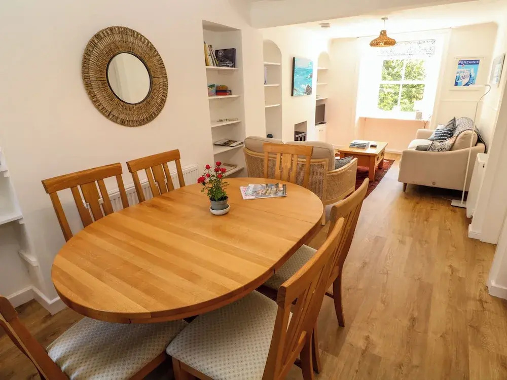 6 Bellair Road