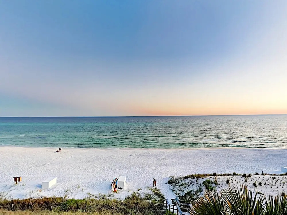 Chic Gulf-Front #C302 - 3 Br Condo