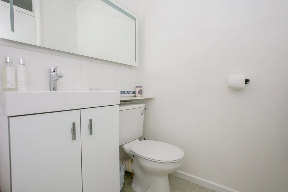 Studio Apartment in Putney With Balcony Sleeps 2