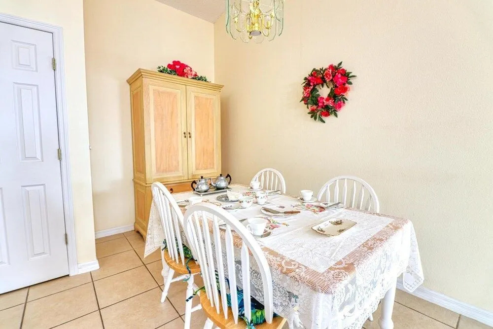 Arler House - Amazing 4 Bed 3 Bath - Private Pool