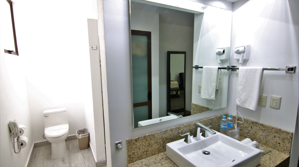 Hotel Fray Junipero Serra