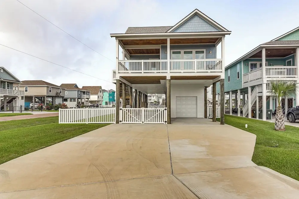 Walk to Beach: Galveston Gem w/ Pool Access
