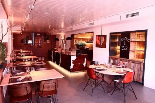 Hotel-Rotisserie La Tour Rouge