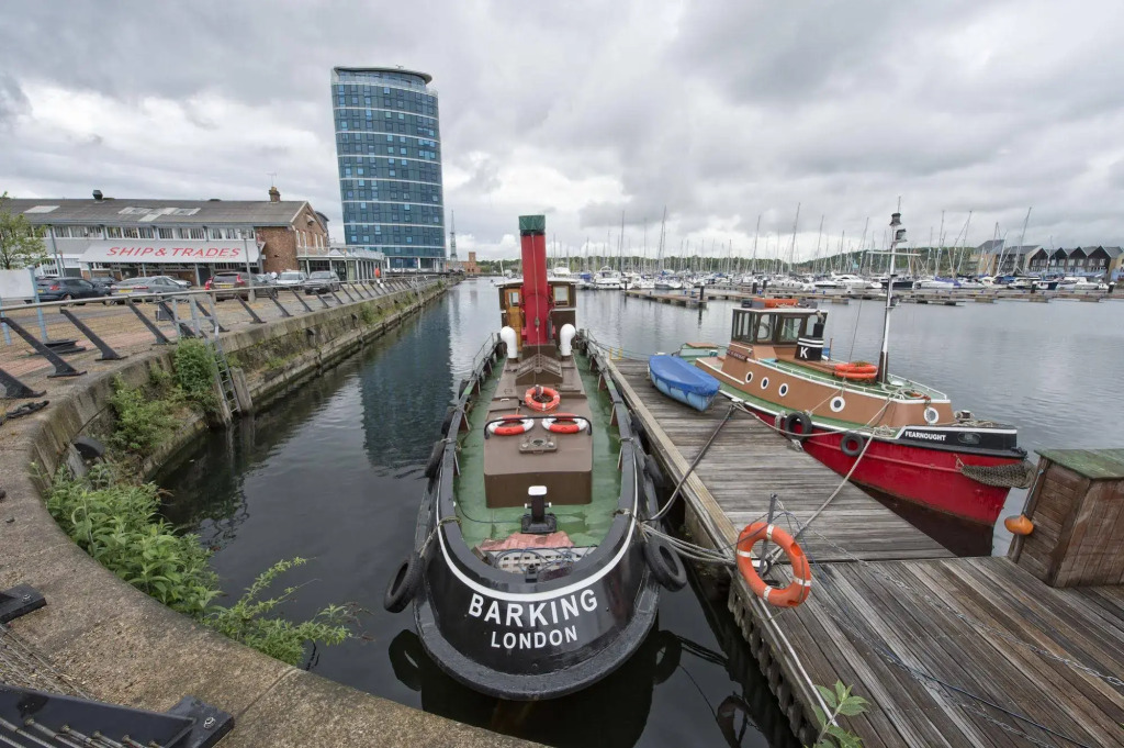 The Ship & Trades