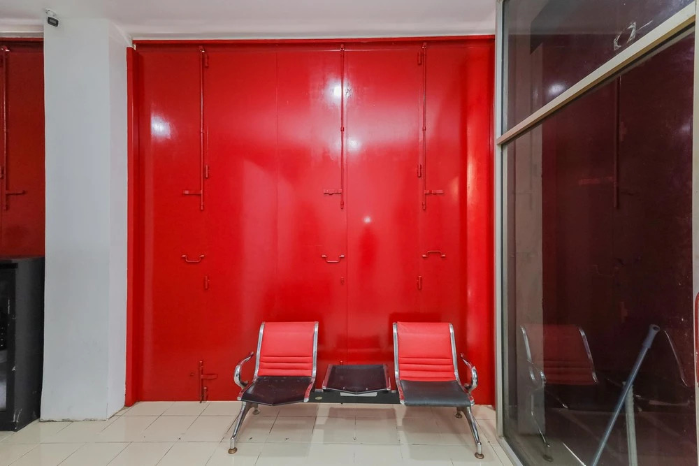 RedDoorz near Pasar Lama Serang