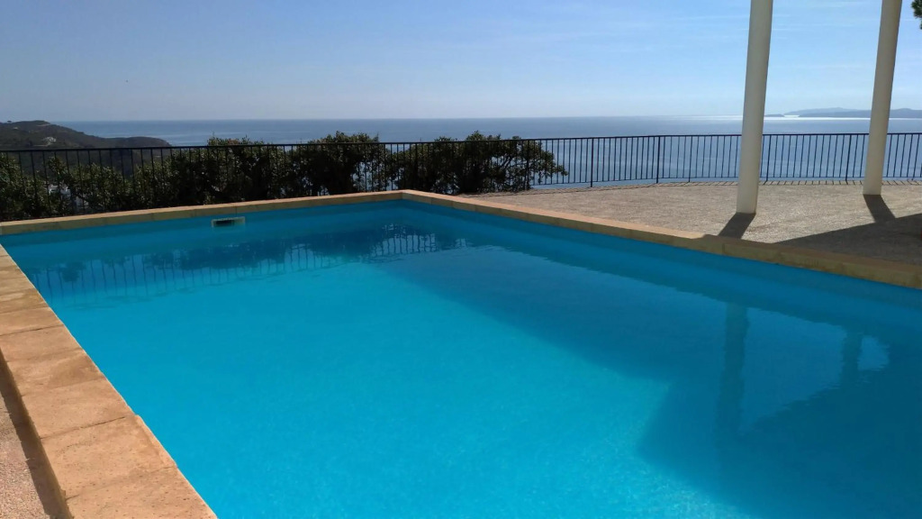 Impresionantes vistas del mar en Roses, Canyelles