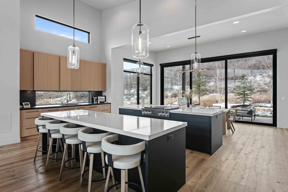 Family Friendly Ski House 5 Bedroom Home