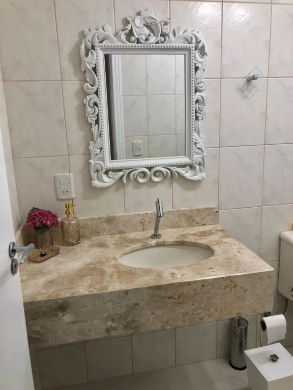 Apartamento em Meia Praia Itapema a 250 metros da praia, rua 252