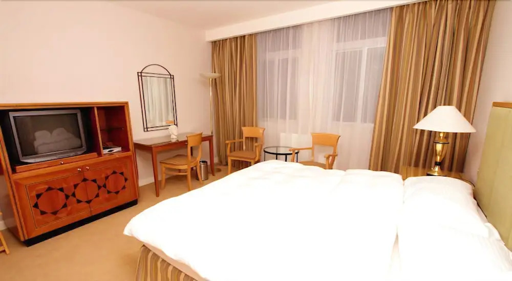 Saltus Hotel