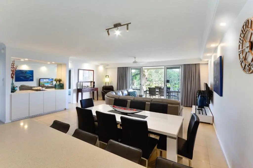 Poinciana 011 Deluxe 2 Bedroom Apartment Centrally Located With Golf Buggy