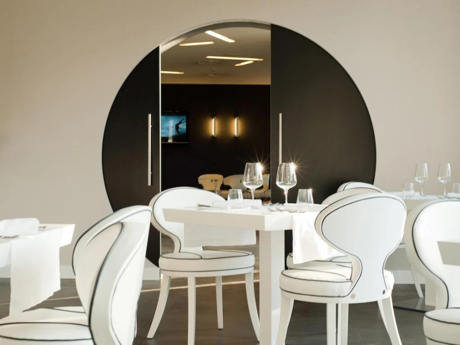 Home Club Suite Hotel