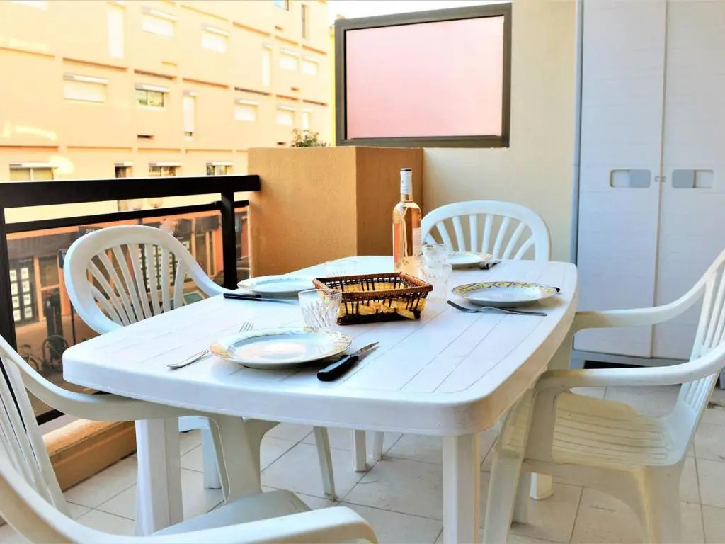 Appartement Le Lavandou, 2 pièces, 4 personnes - FR-1-251-93