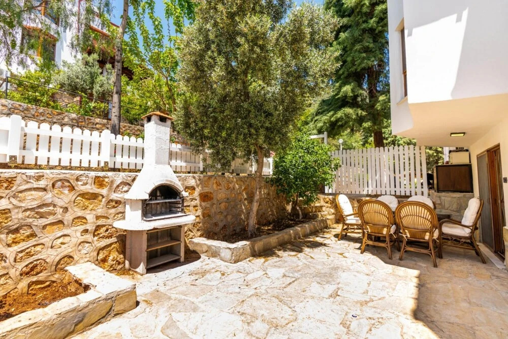 Great Flat 300 m to Beach With Shared Pool in Kas