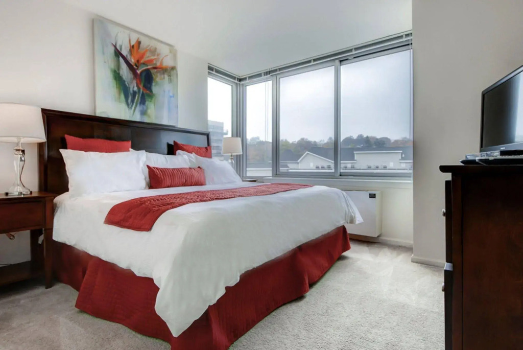Global Luxury Suites at Downtown Mountain View