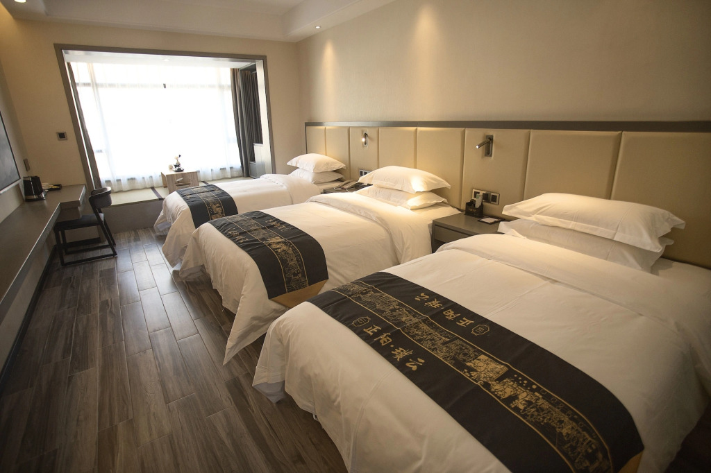 Wing Hotel Guilin - Central Square