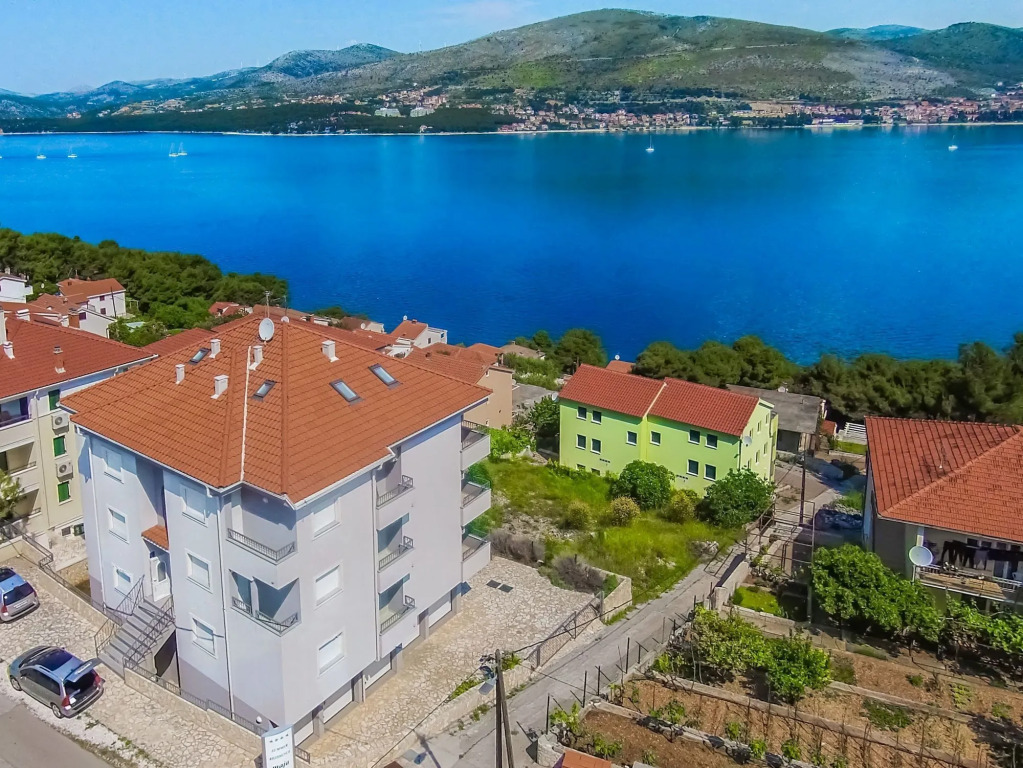 Apartments Summer Residence Maja
