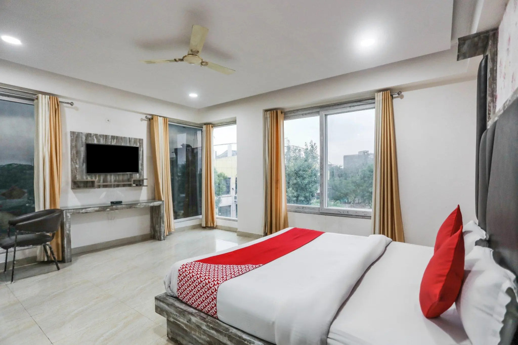 OYO Townhouse 22956 Hotel Grand Residency